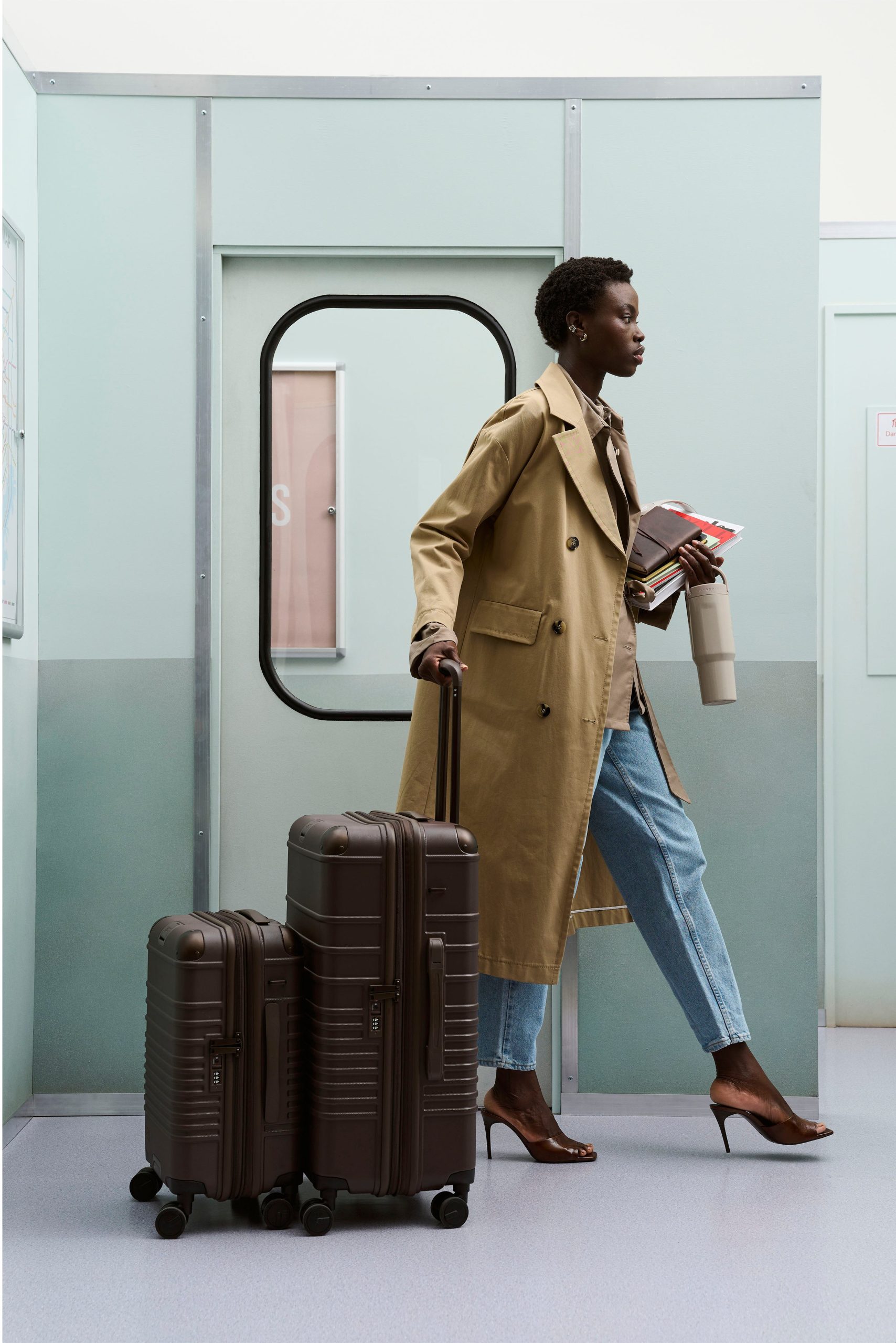 The Hybrid Carry-On Roller in Espresso - Image 3