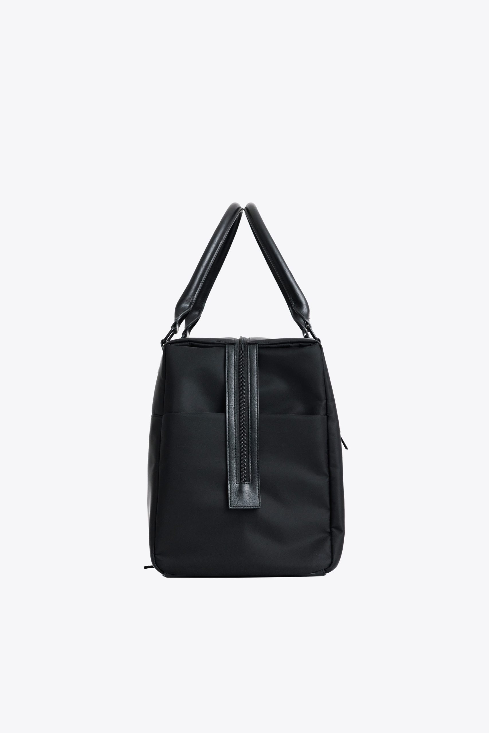 The Commuter Duffle in Black - Image 14