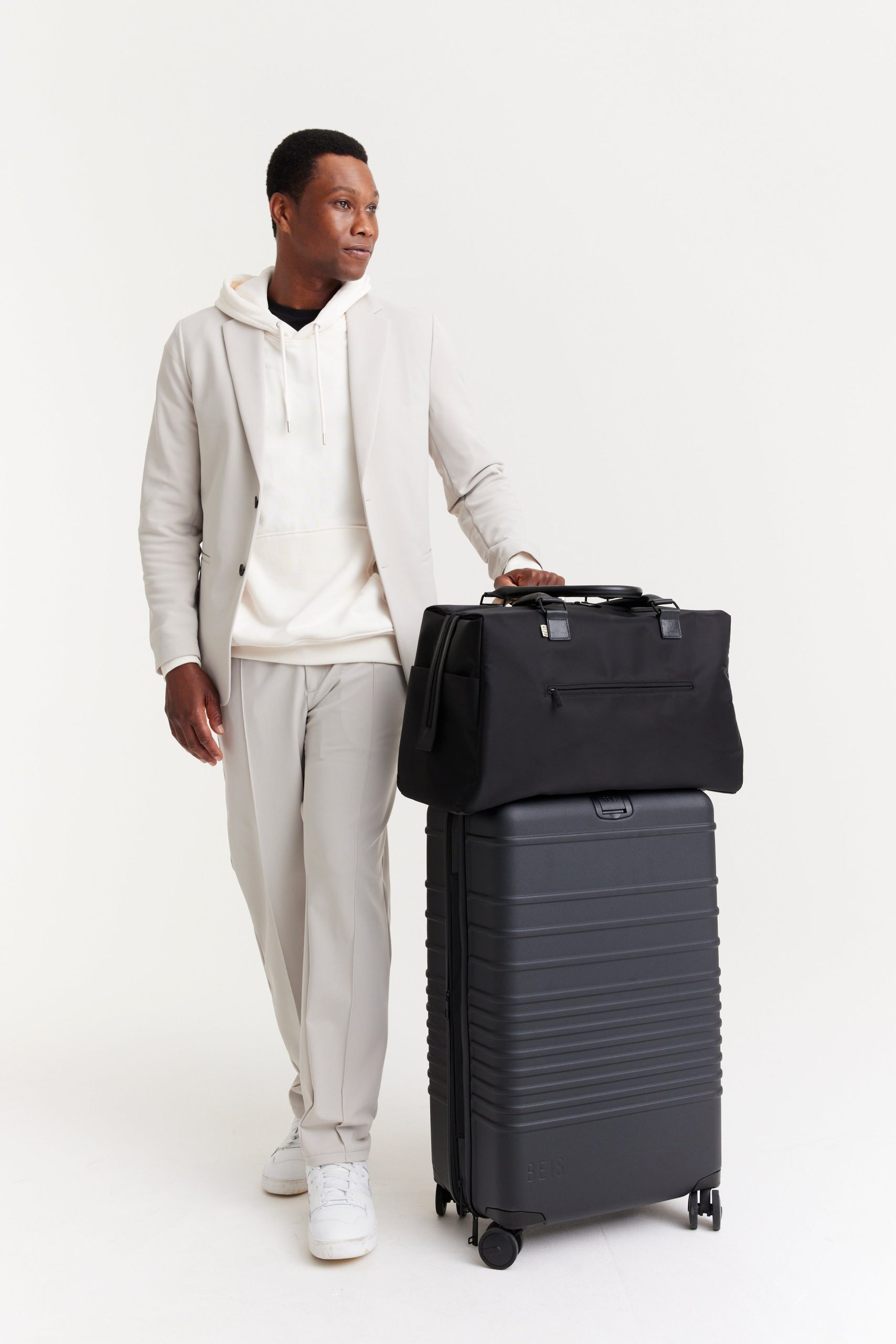 The Commuter Duffle in Black - Image 4