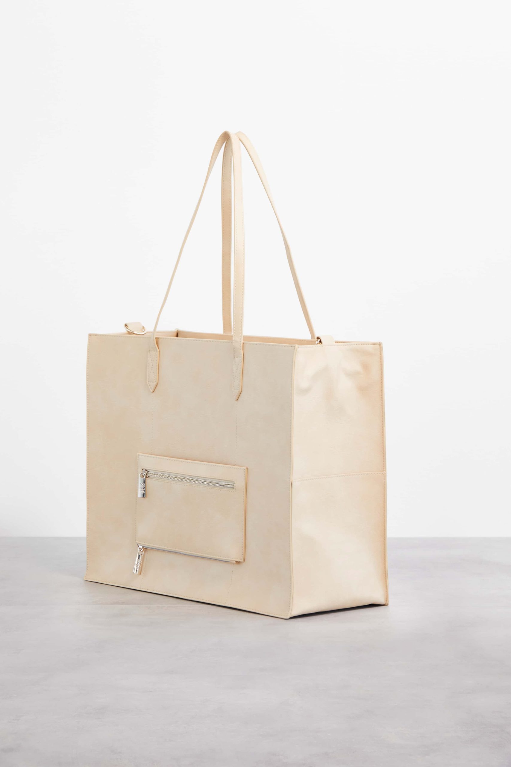 The Large Work Tote in Beige - Image 5