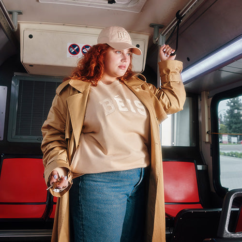 The Sweatshirt in Beige - Image 10